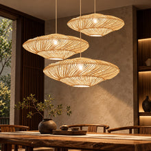 Ondéa – Suspension sculpturale en rotin
