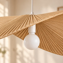 Aléa – Suspension ondulée en rotin